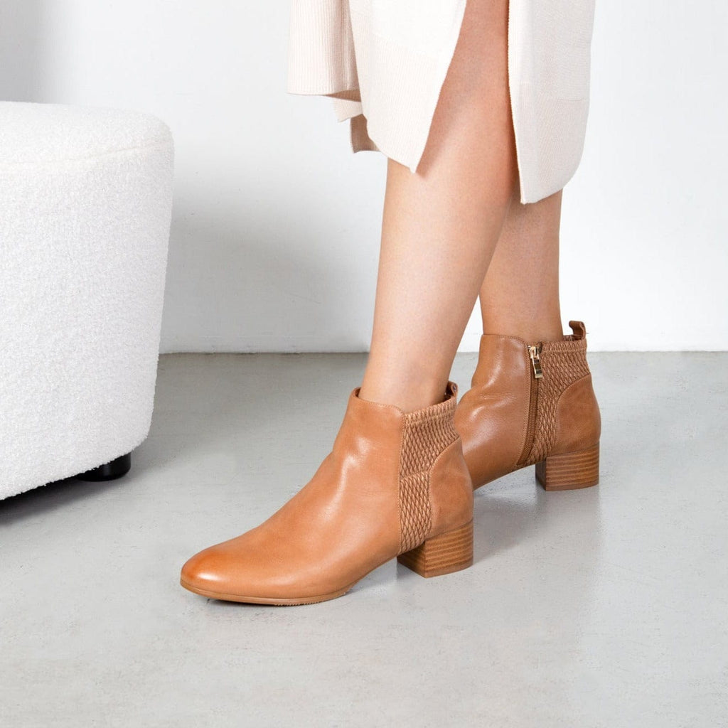 LEISURES ANKLE BOOTS ENOCH Tan