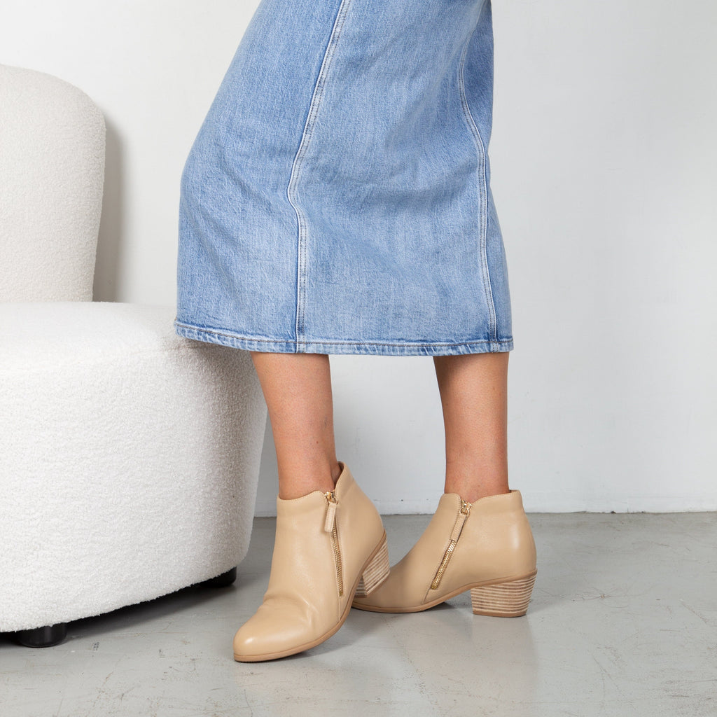 LEISURES ANKLE BOOTS REESE Camel