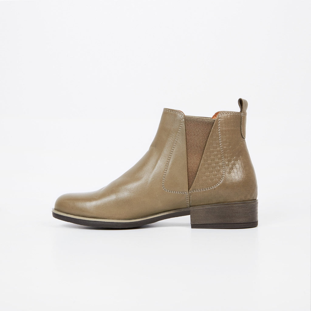 LEISURES ANKLE BOOTS ROS