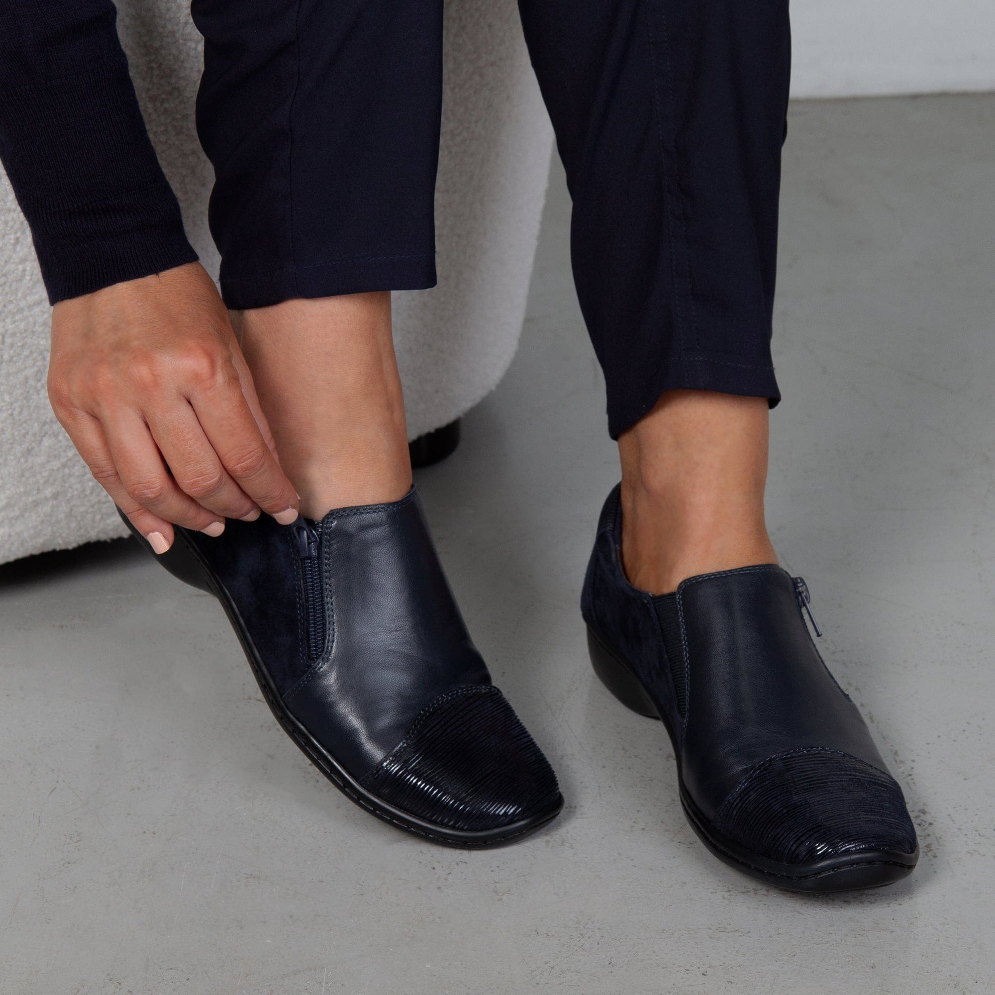 LEISURES LOAFERS LIST Navy