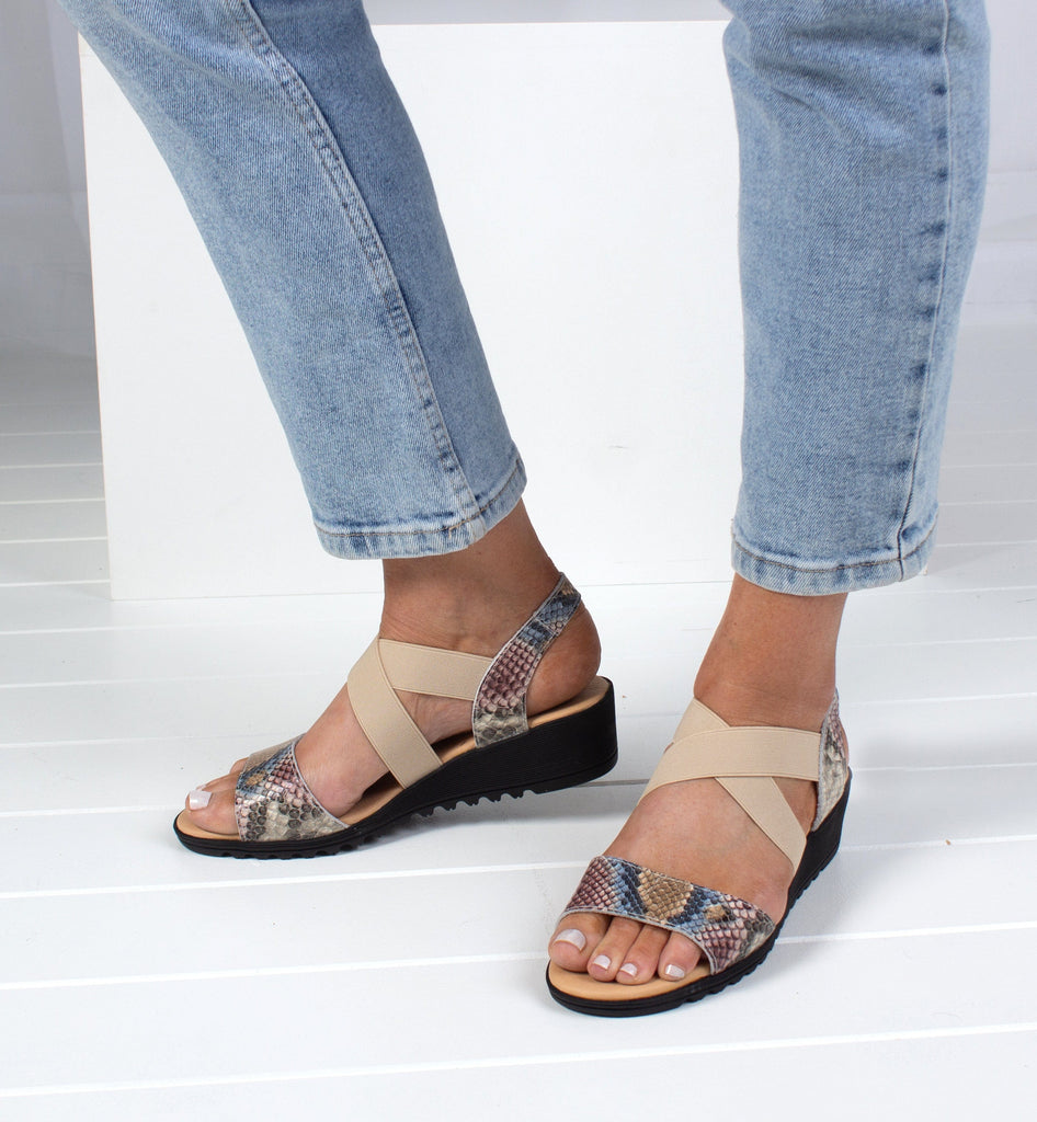LEISURES LOW WEDGES HENRY Blush Snake Multi