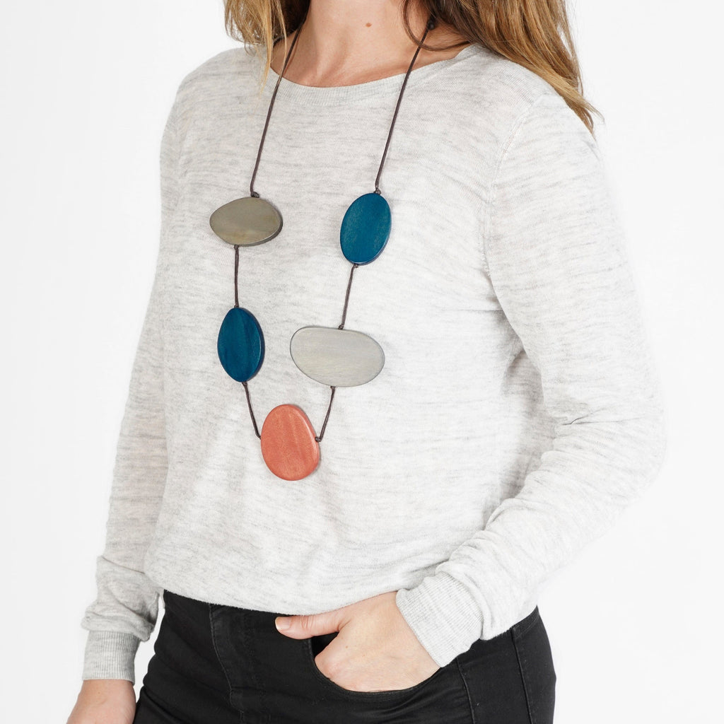 LEISURES NECKLACES CATON
