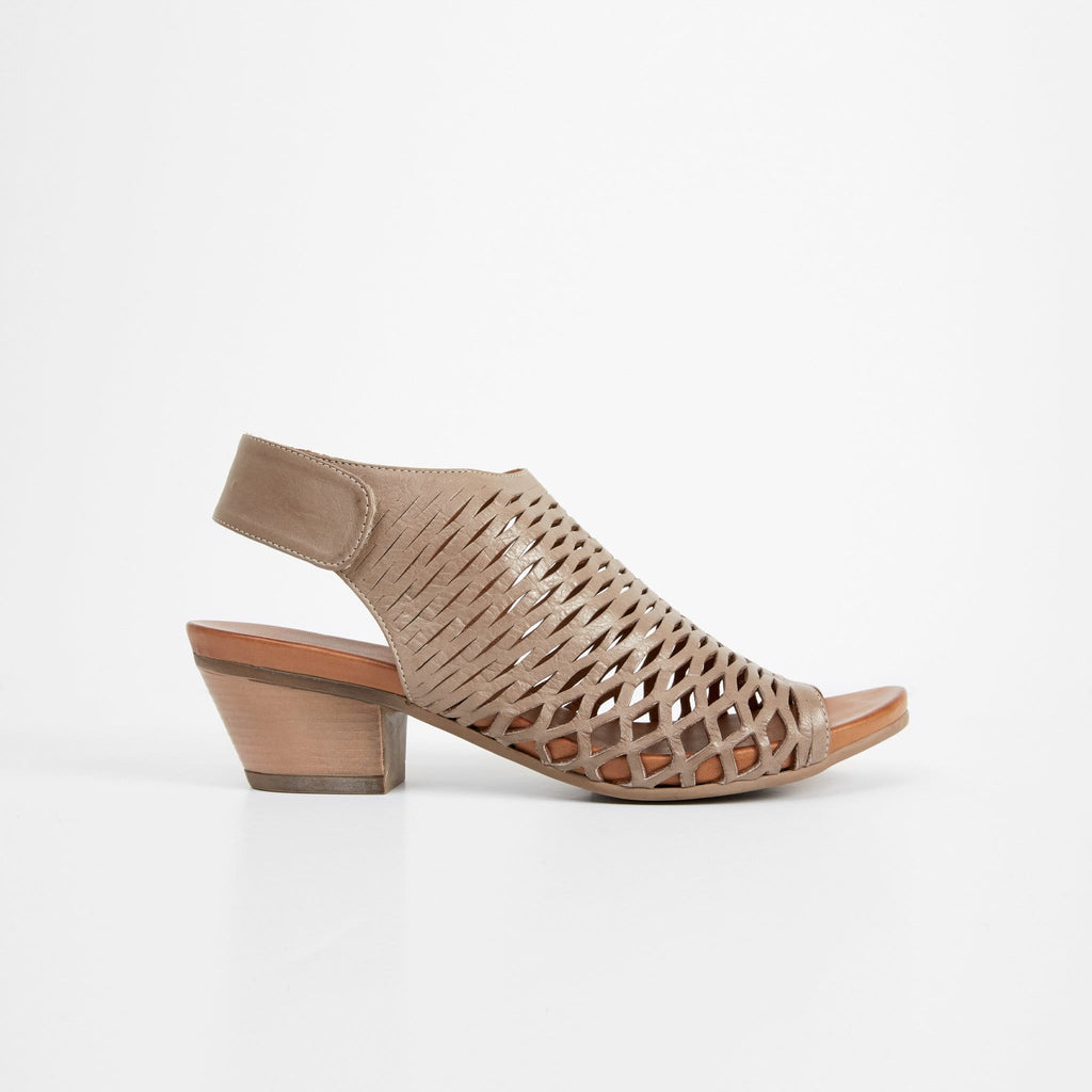 LEISURES TOE PEEPS - MID HOWARD