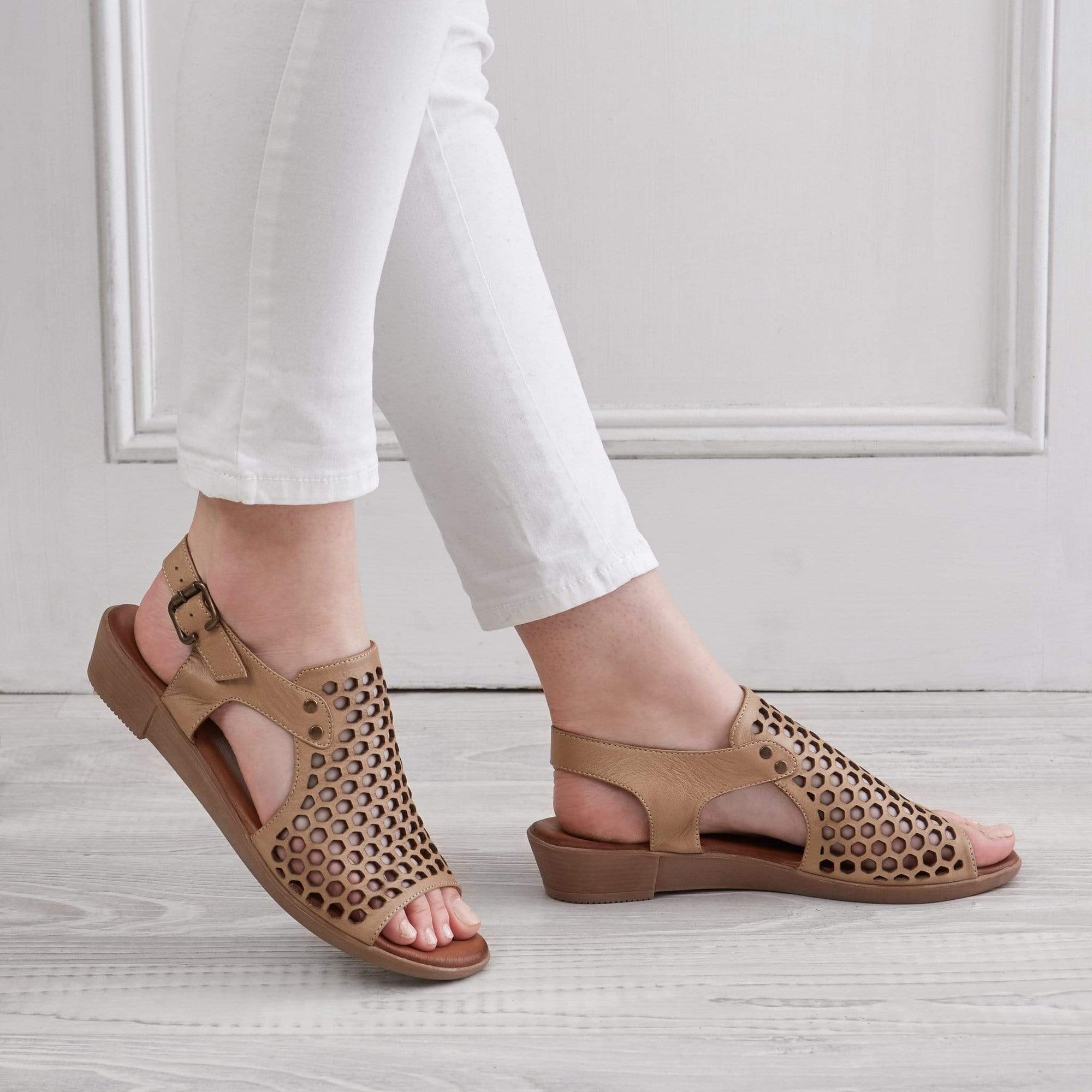 LOMBARDO LOW WEDGES LUELLA