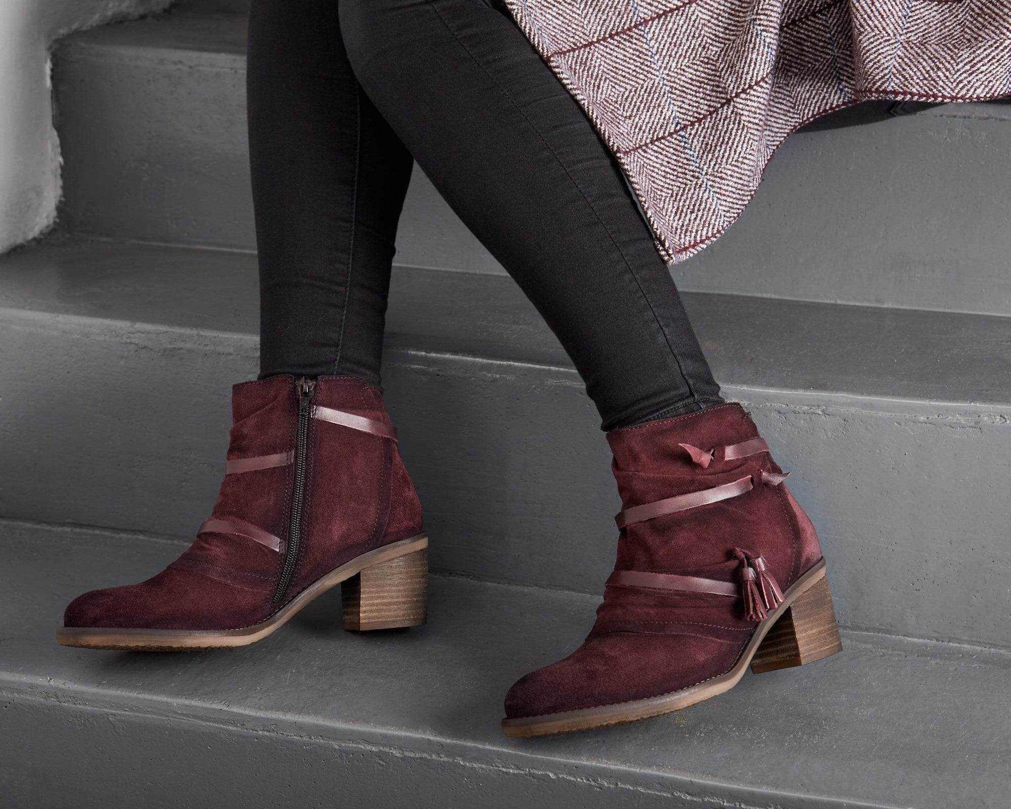 LOMBARDO MEDIUM HEELED ANKLE BOOTS LORENA