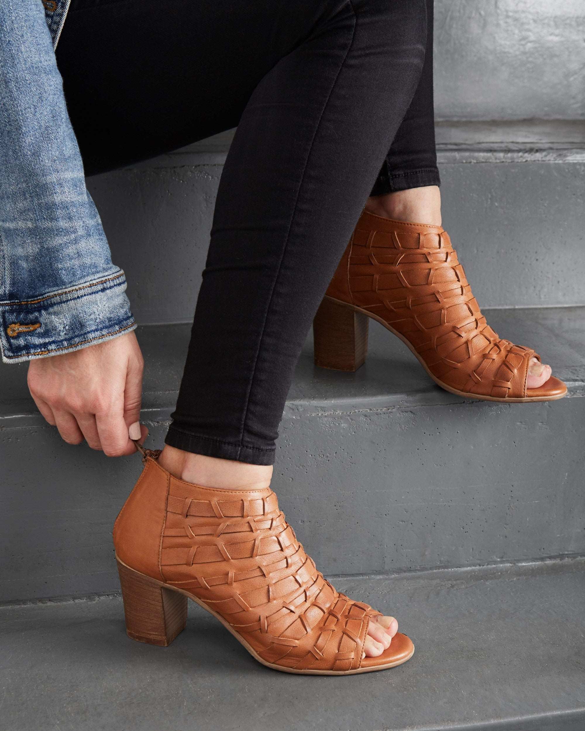 LOMBARDO PEEP TOE HEELS LAYTON
